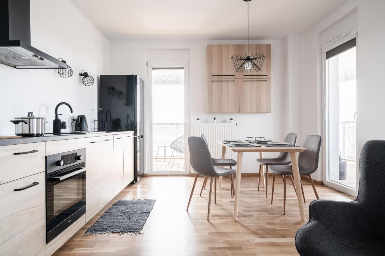 Rentplanet - Apartamenty Atal Tower Вроцлав Екстер'єр фото